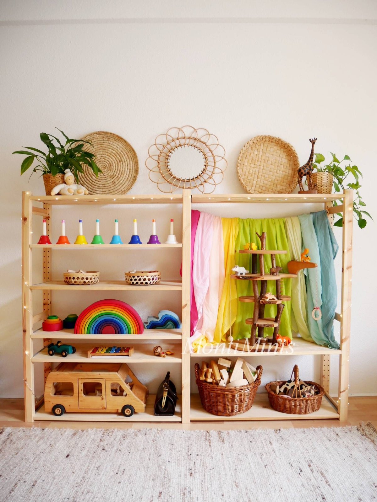 Полка для книг Монтессори