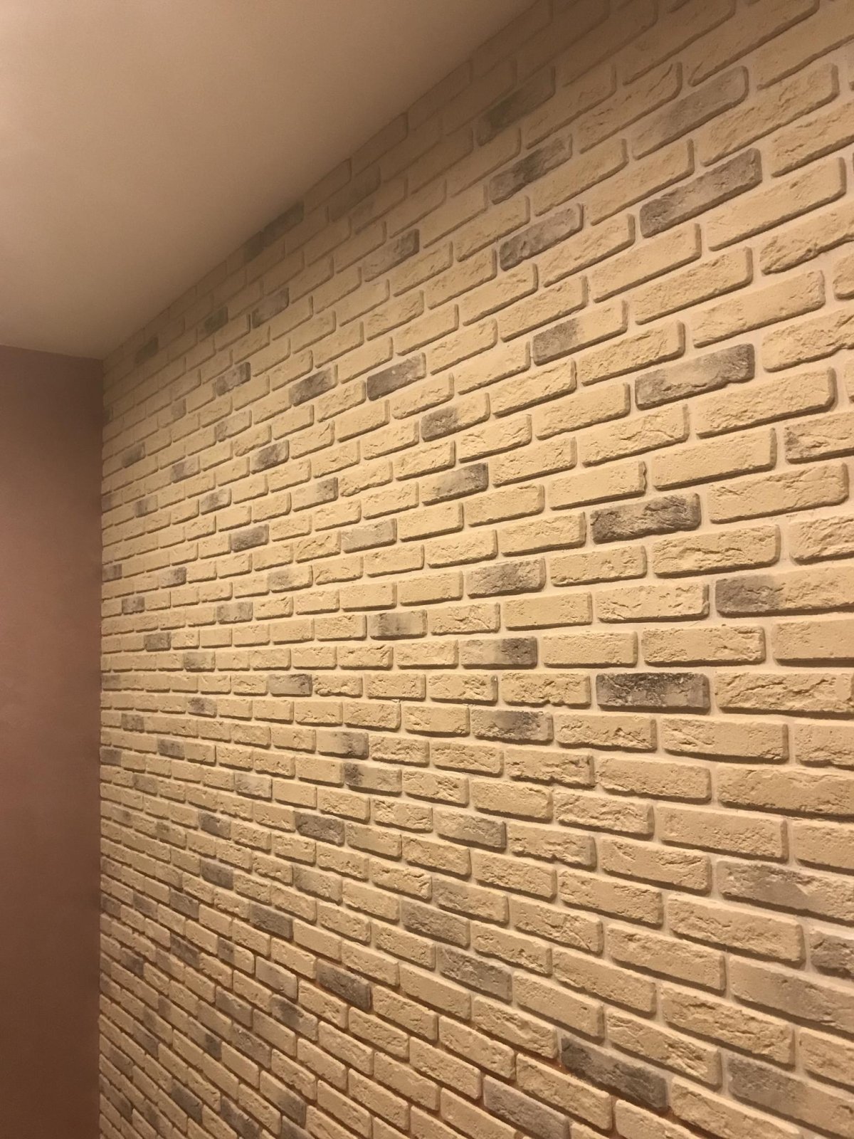 Декоративный кирпич на стену