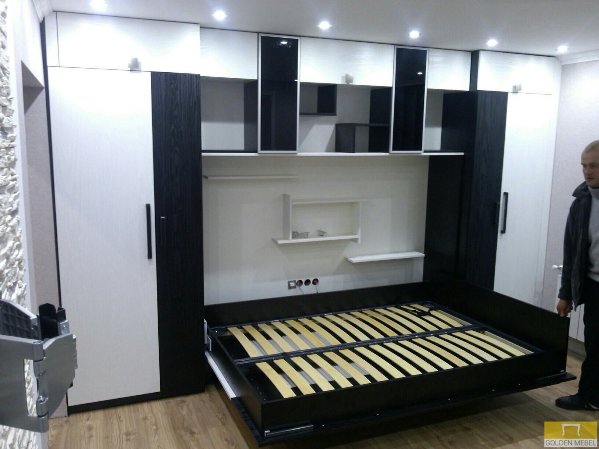 Стенка со встроенной кроватью
