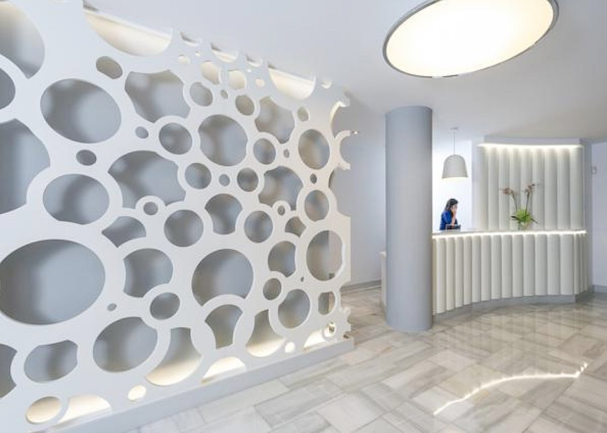 Перегородка с отверстиями