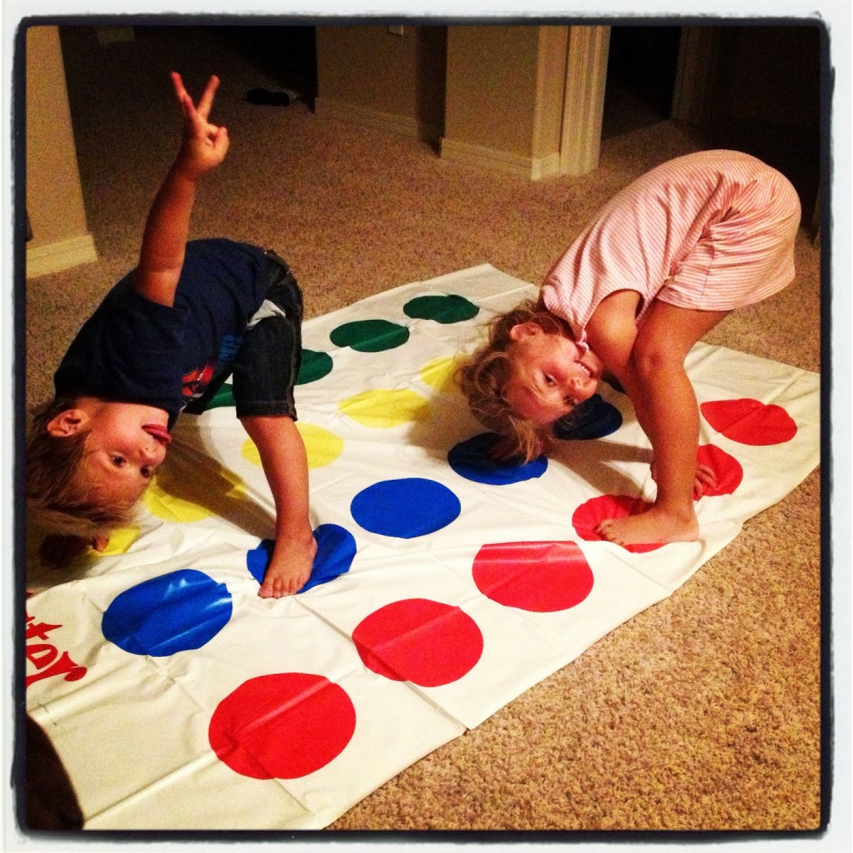 Твистер для двоих