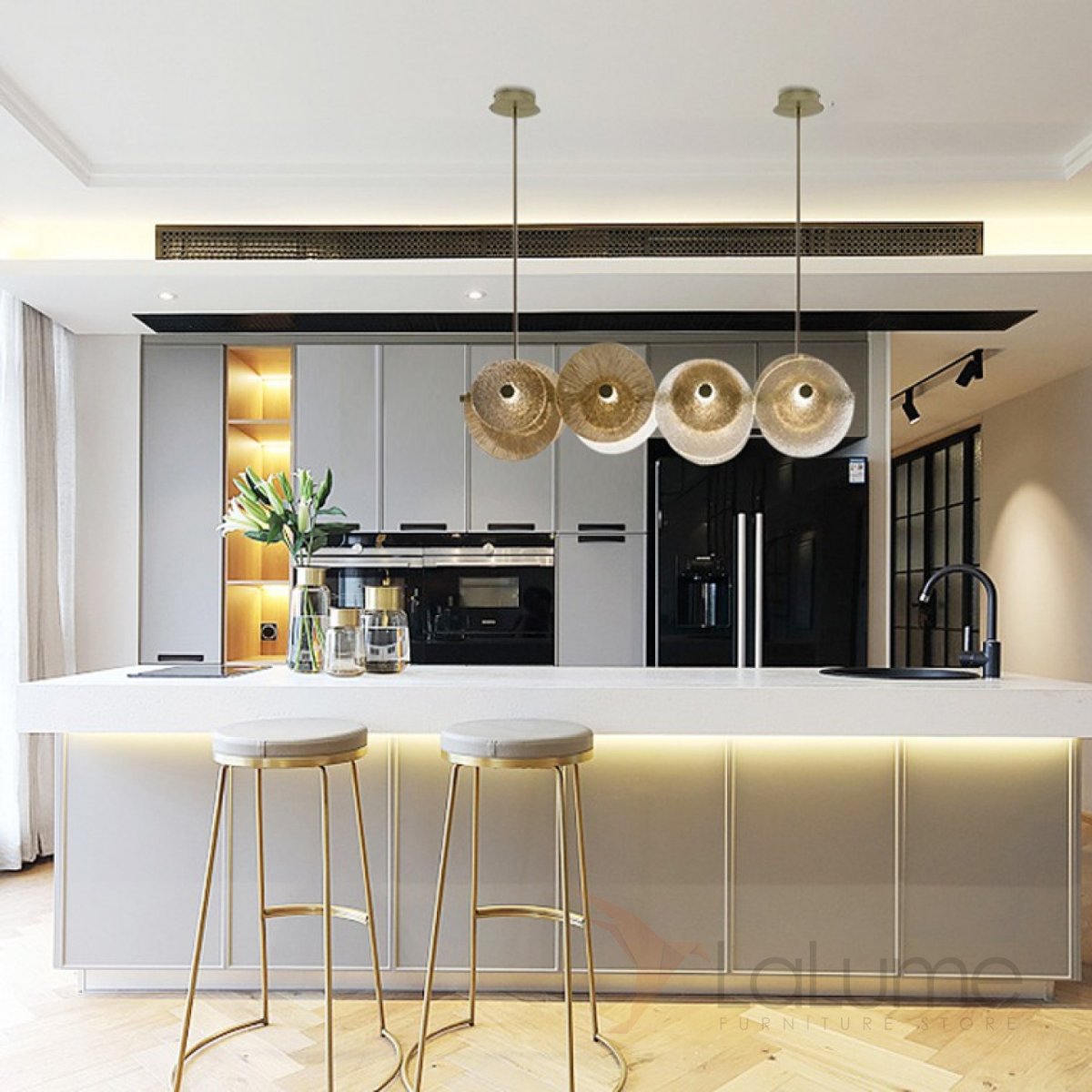 Светильники над барной стойкой