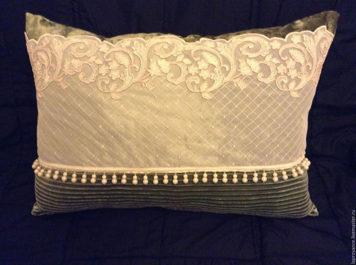 Декоративные подушки из бархата