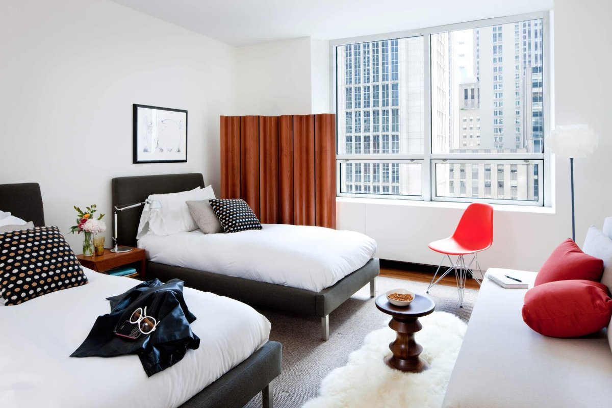 Спальня с раздельными кроватями