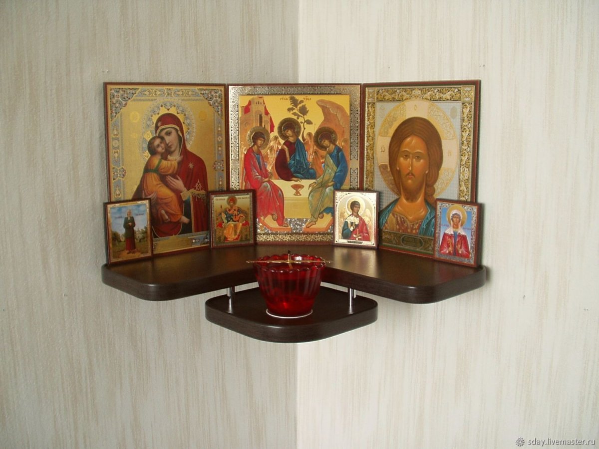 Полка под иконы угловая