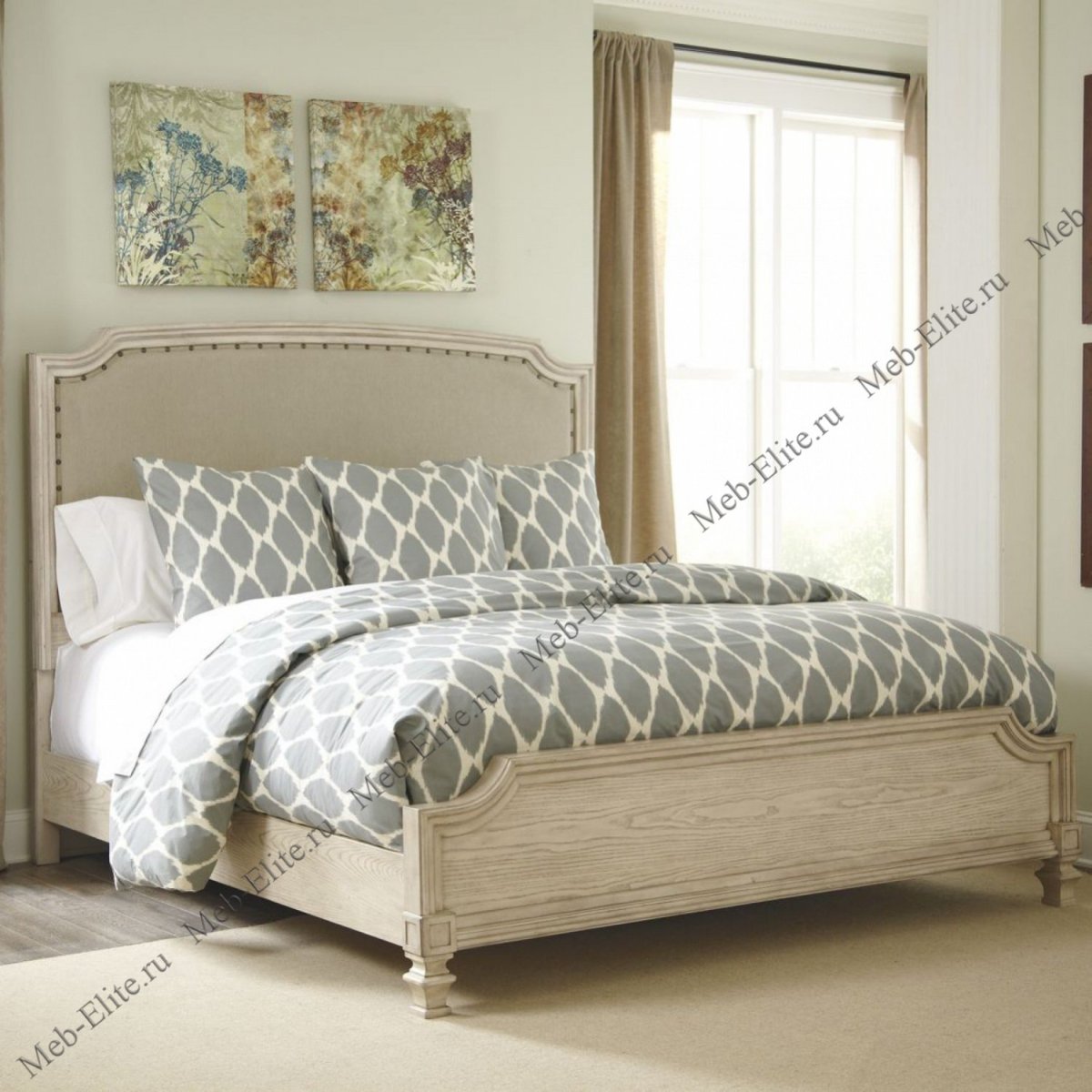Thomasville casa Veneto Upholstered Sleigh Bed