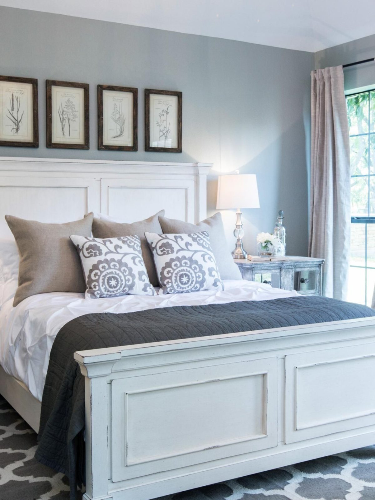 Кровать в американском стиле вид спереди