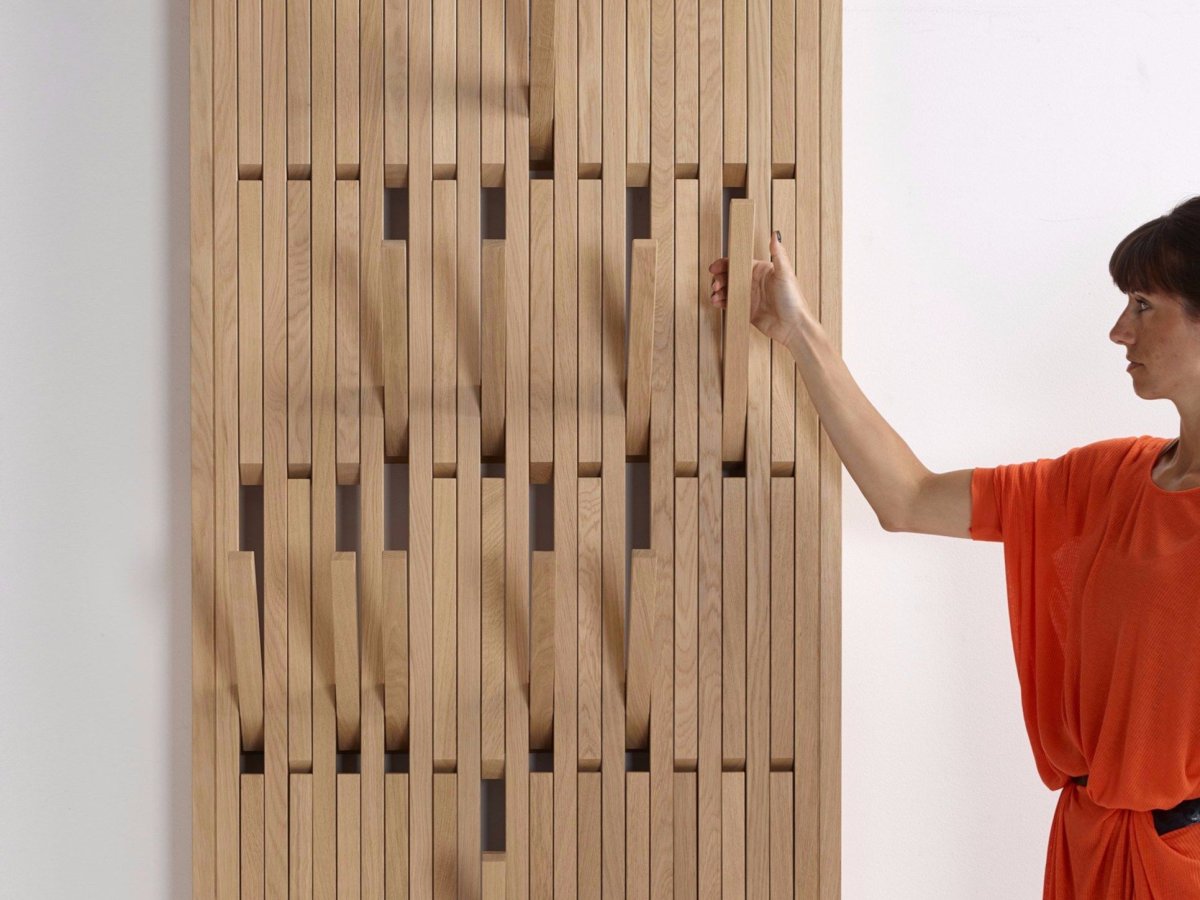 Настенное панно из деревянных реек