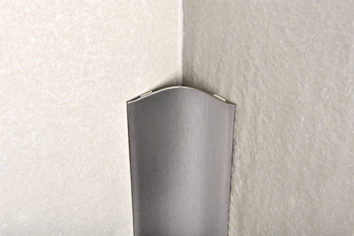 Пластиковые уголки для стен