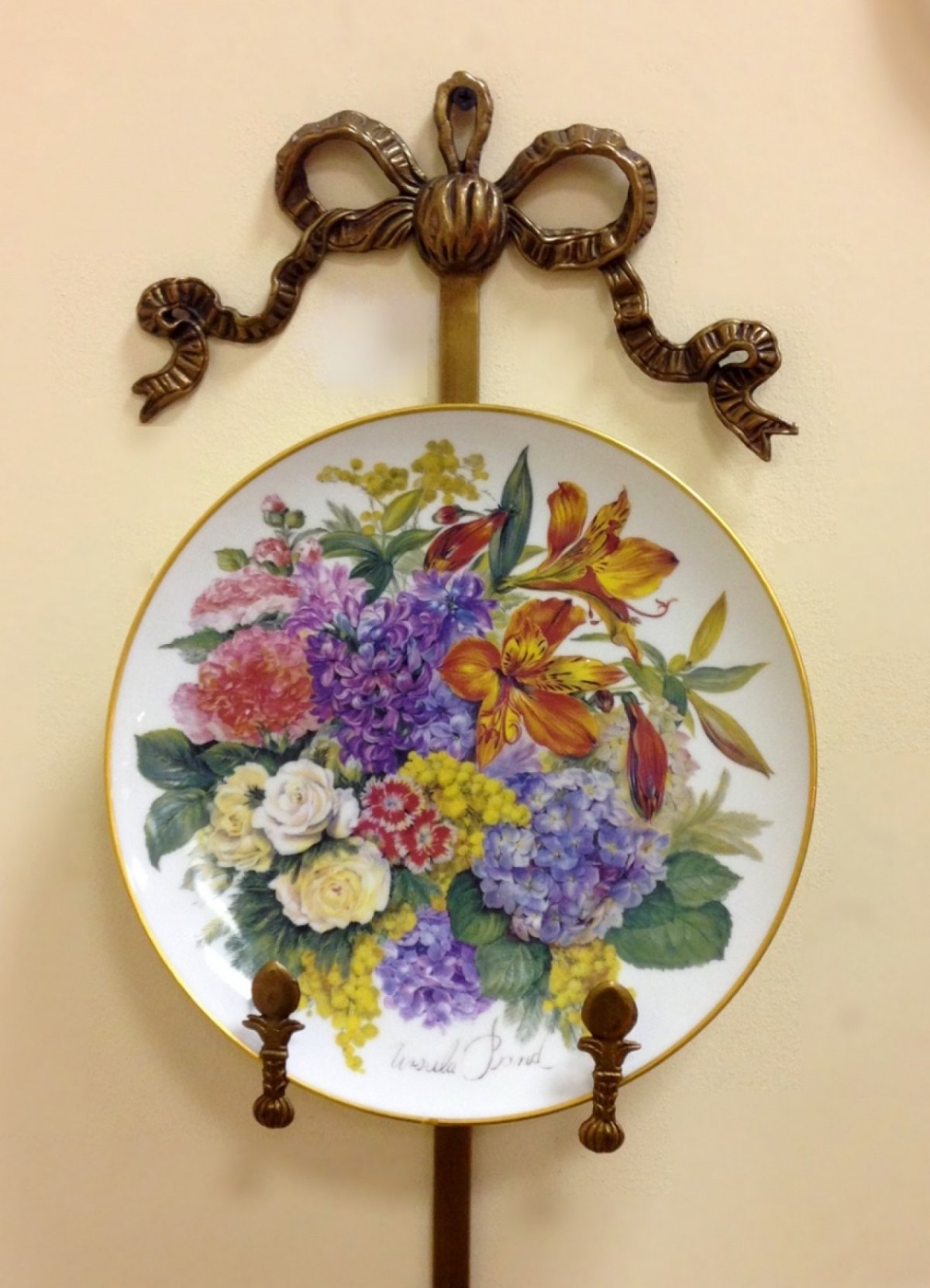 Крепёж для декоративных тарелок