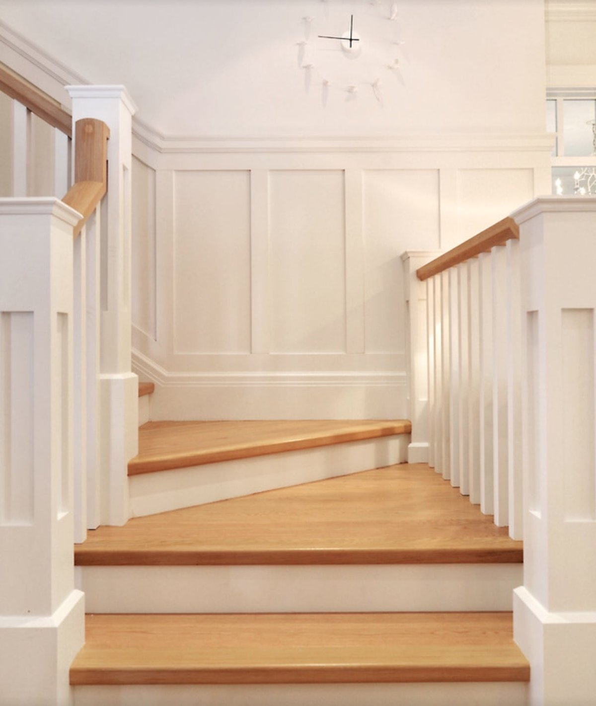 Молдинги на лестничном марше