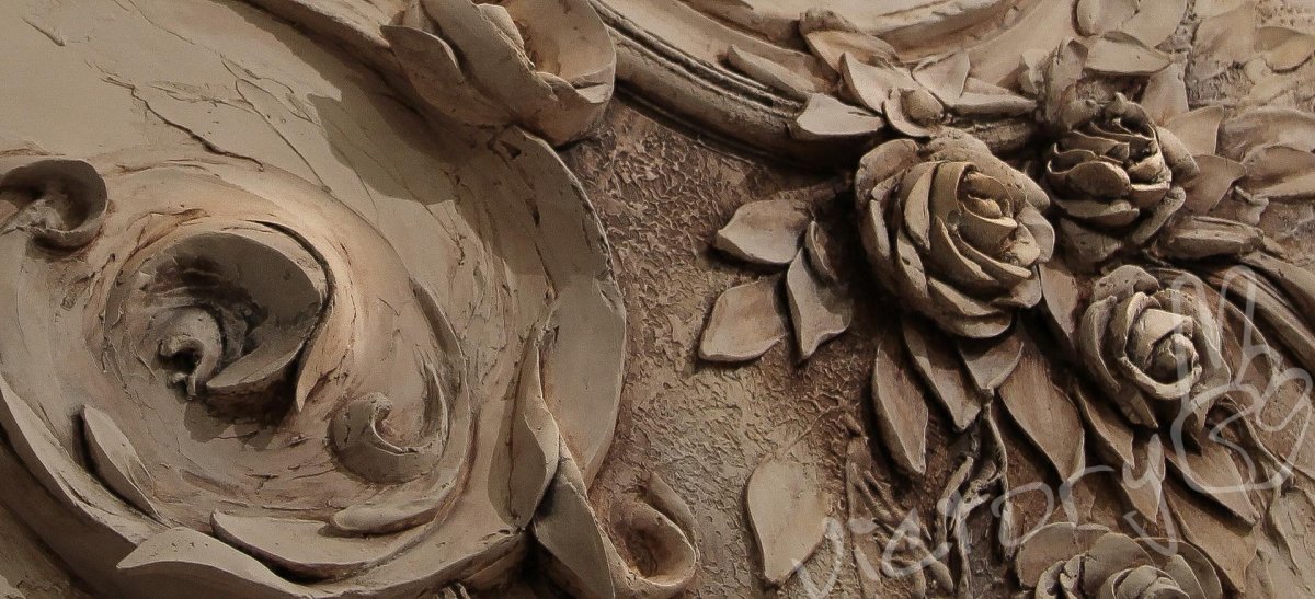 Барельеф в интерьере