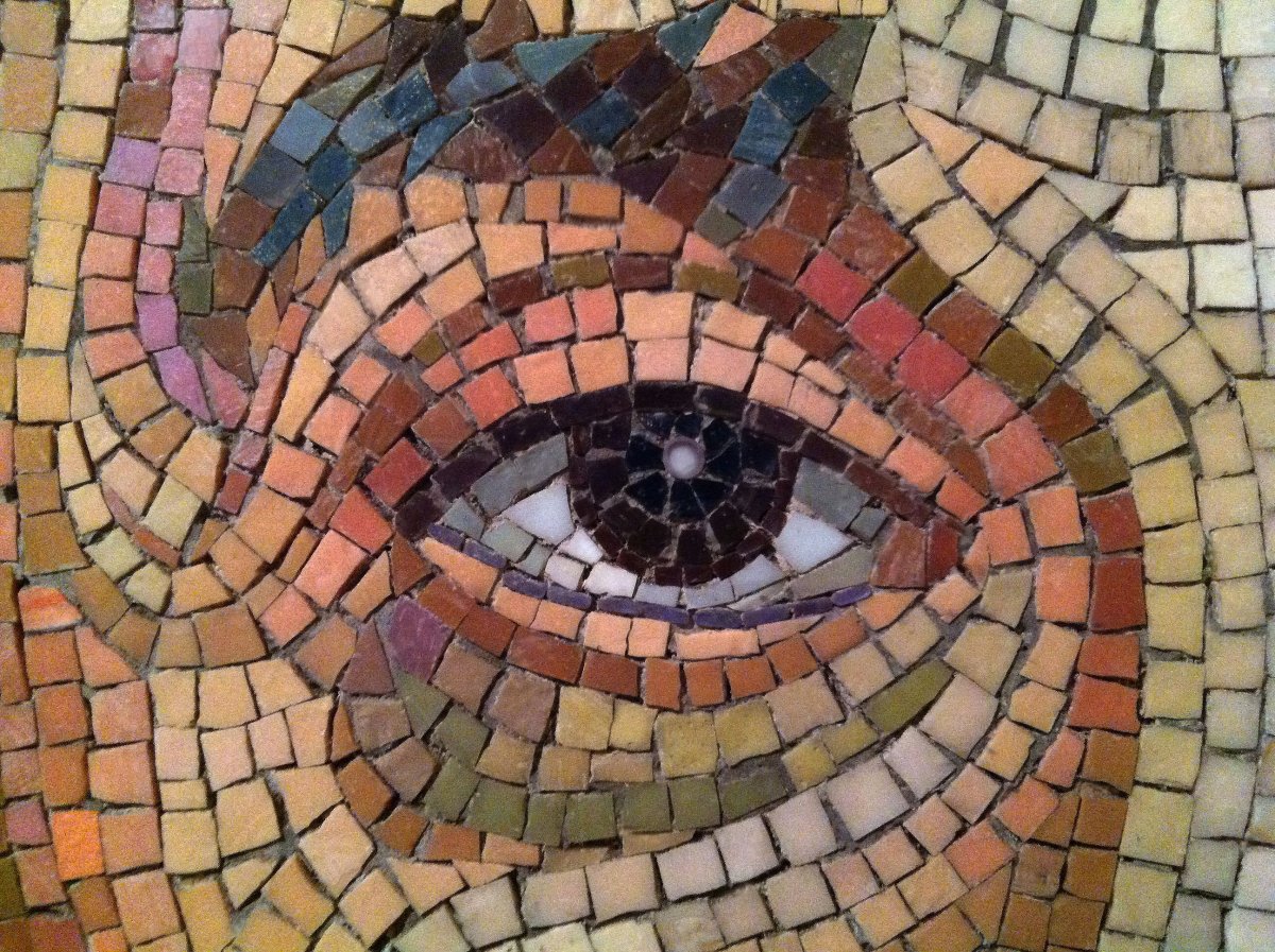 Лицо из мозаики