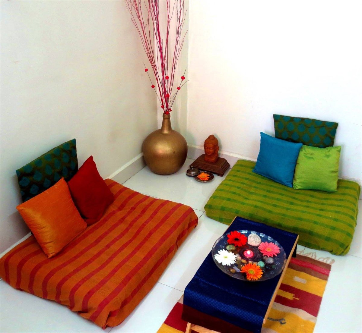 Напольные подушки