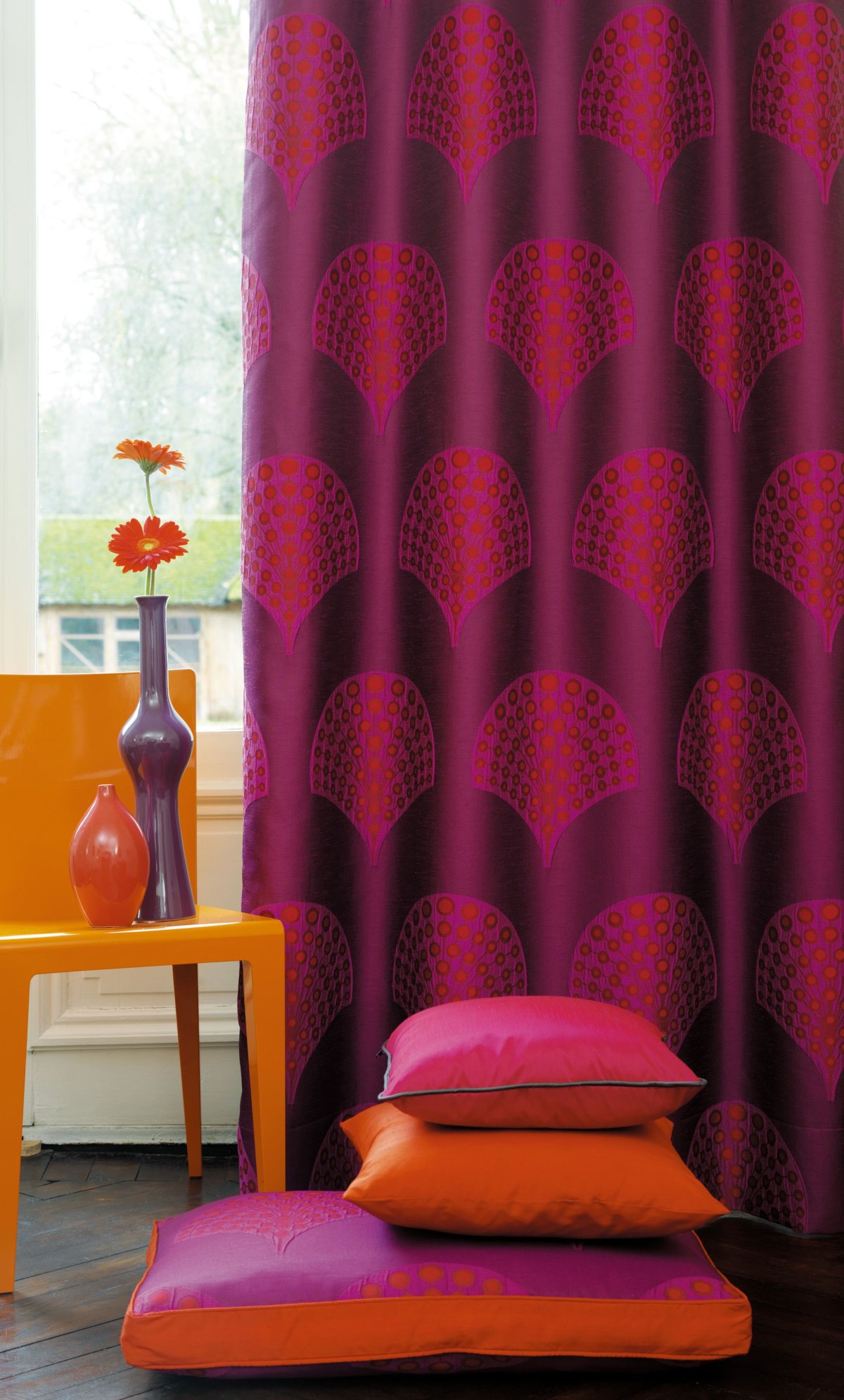 Подушки в интерьере гостиной