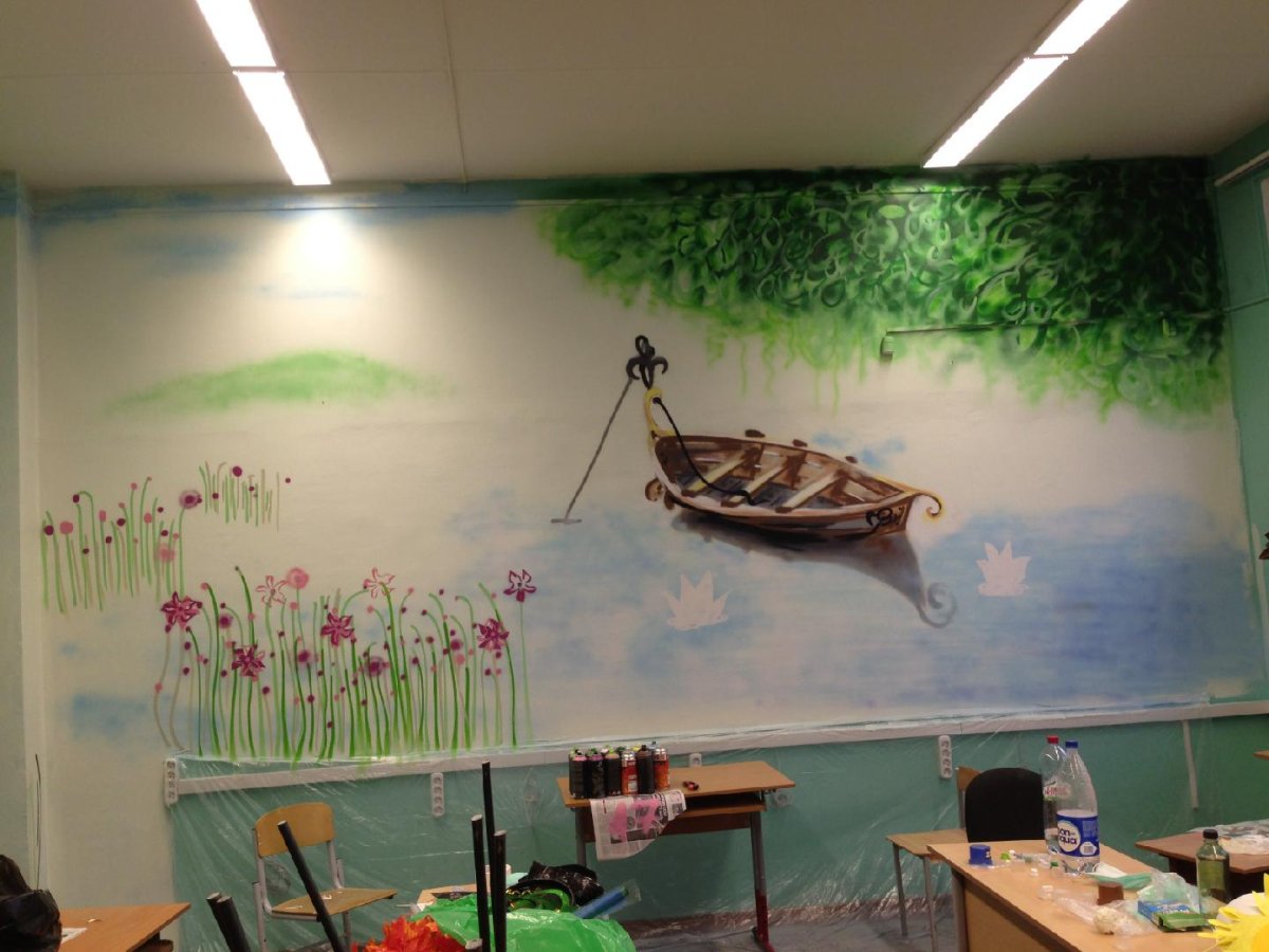 Настенная живопись в школе