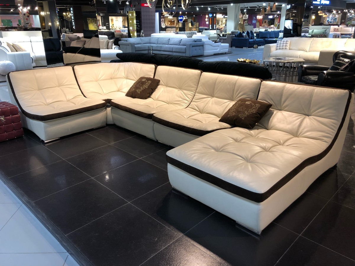 Серо желтый диван