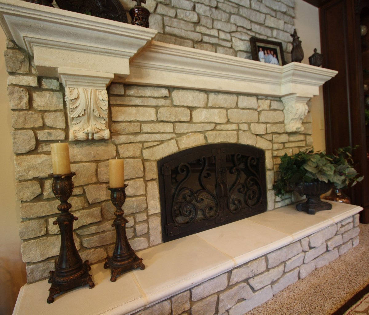 Камин из камня