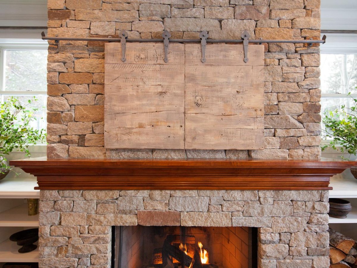 Камин отделанный плиткой под камень