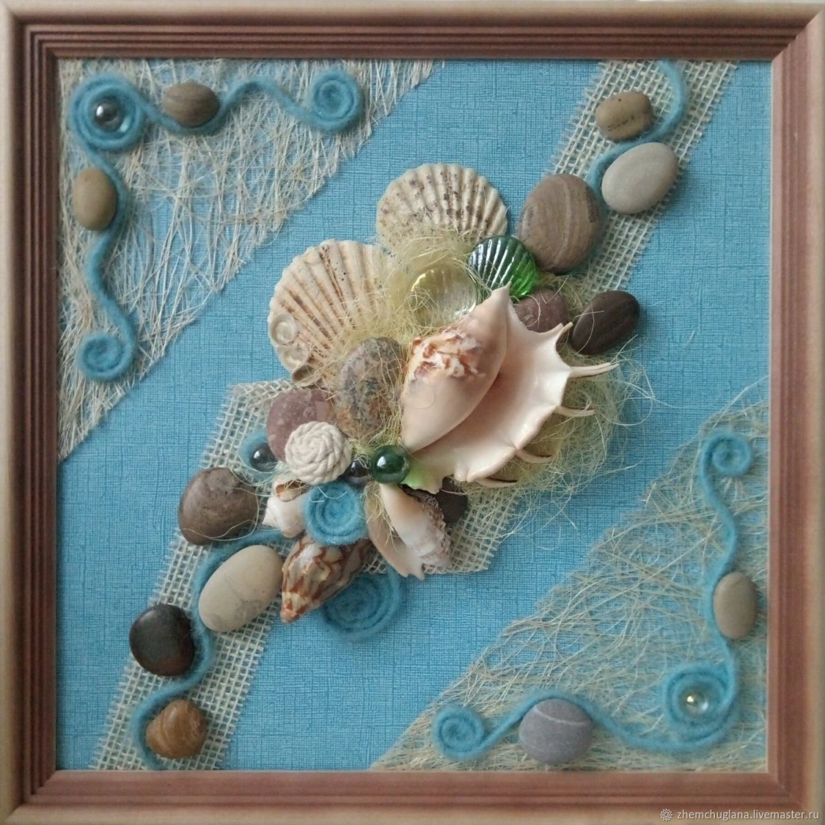 Панно с морскими ракушками