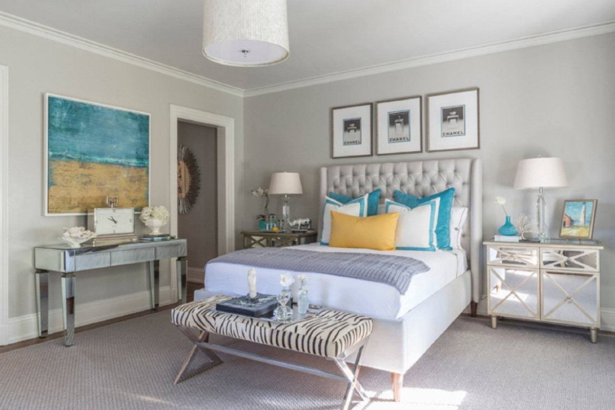 Синяя стена