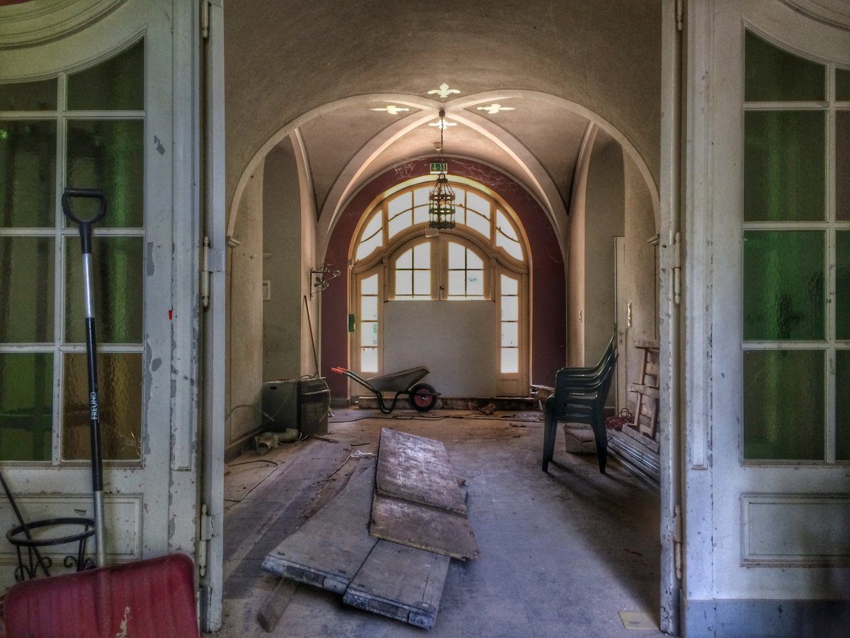 Старинный замок изнутри