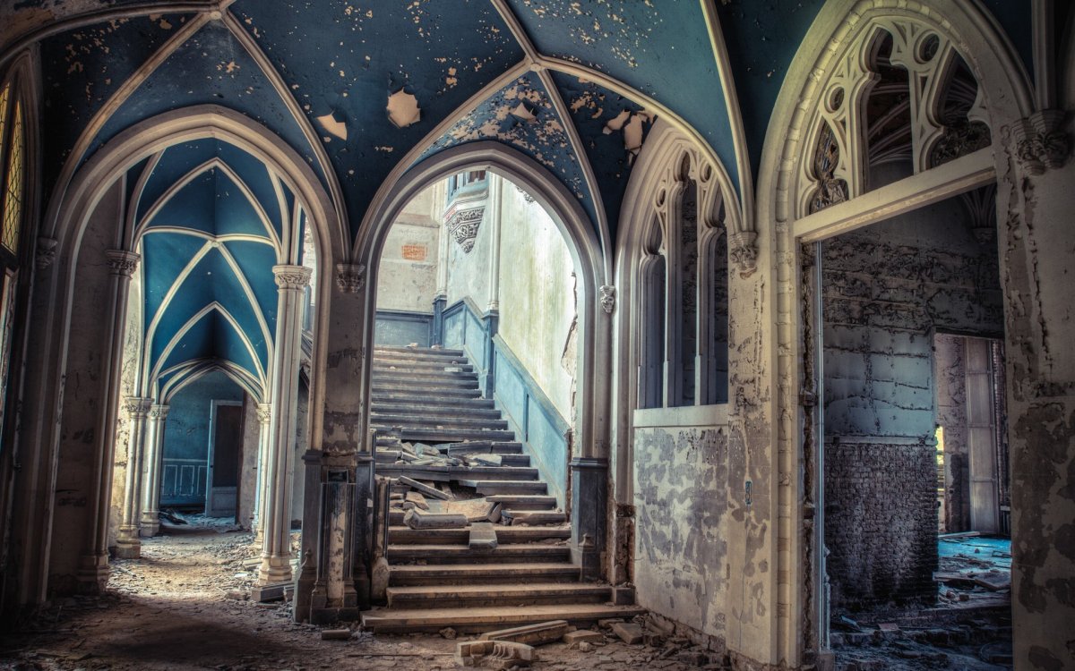 Заброшенный замок во Франции холм лечебница