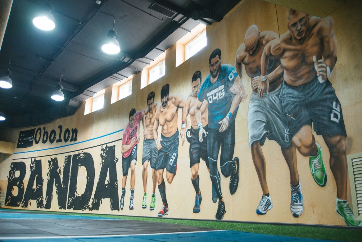 Роспись стен в спортзале