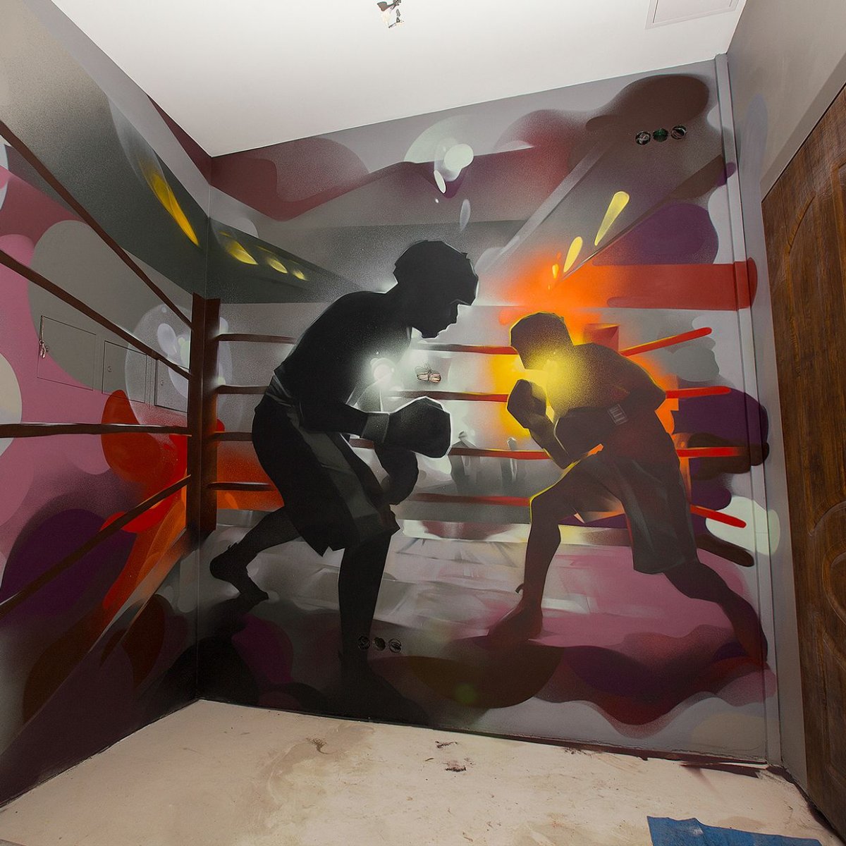 Роспись стен в тренажерном зале