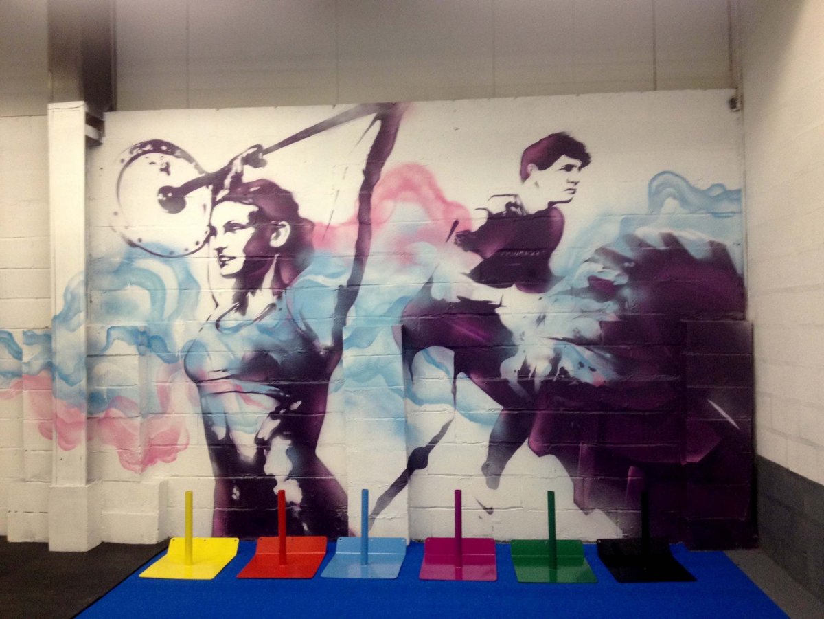 Стены в спортзале