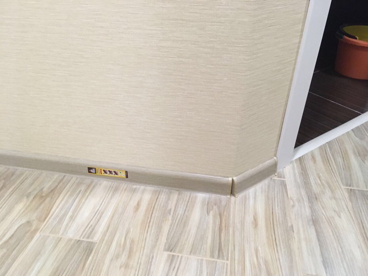 Обои без подбора светлые