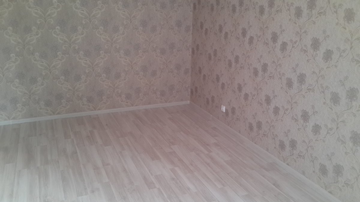 Плинтус под ламинат