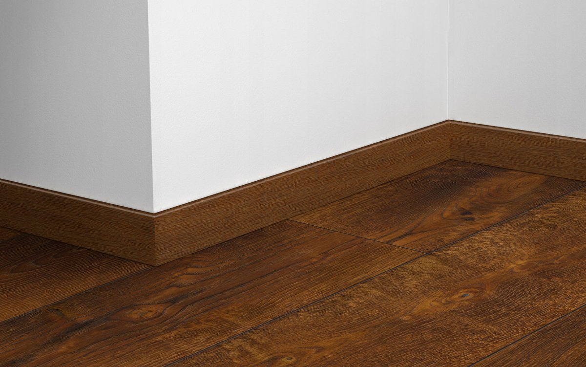 Плинтус из сосны 80мм