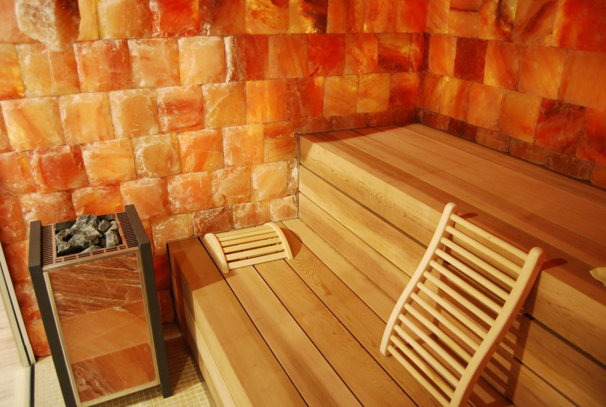 Соляная стена гималайской соли