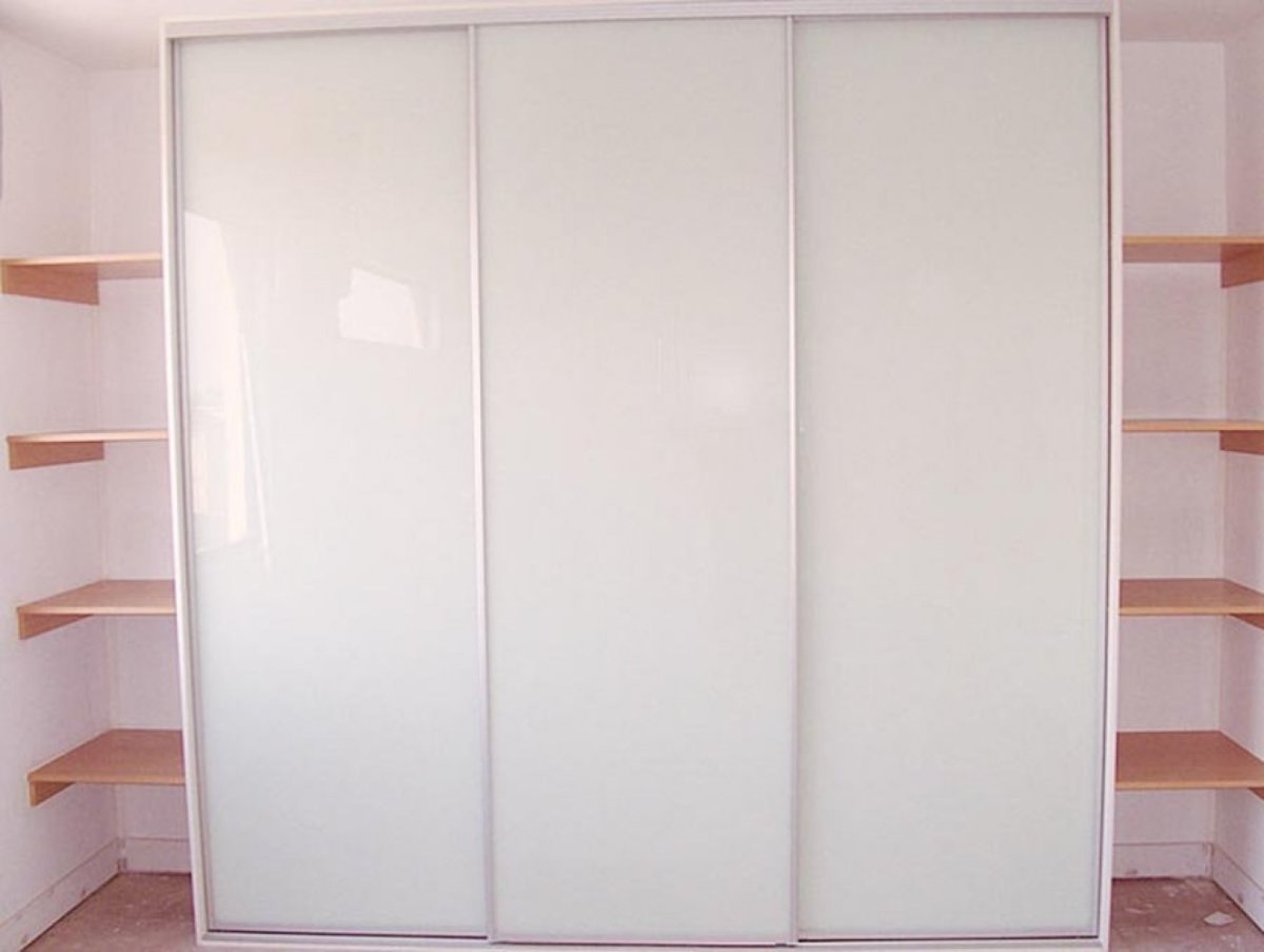 Шкаф со стеклом лакобель 1013