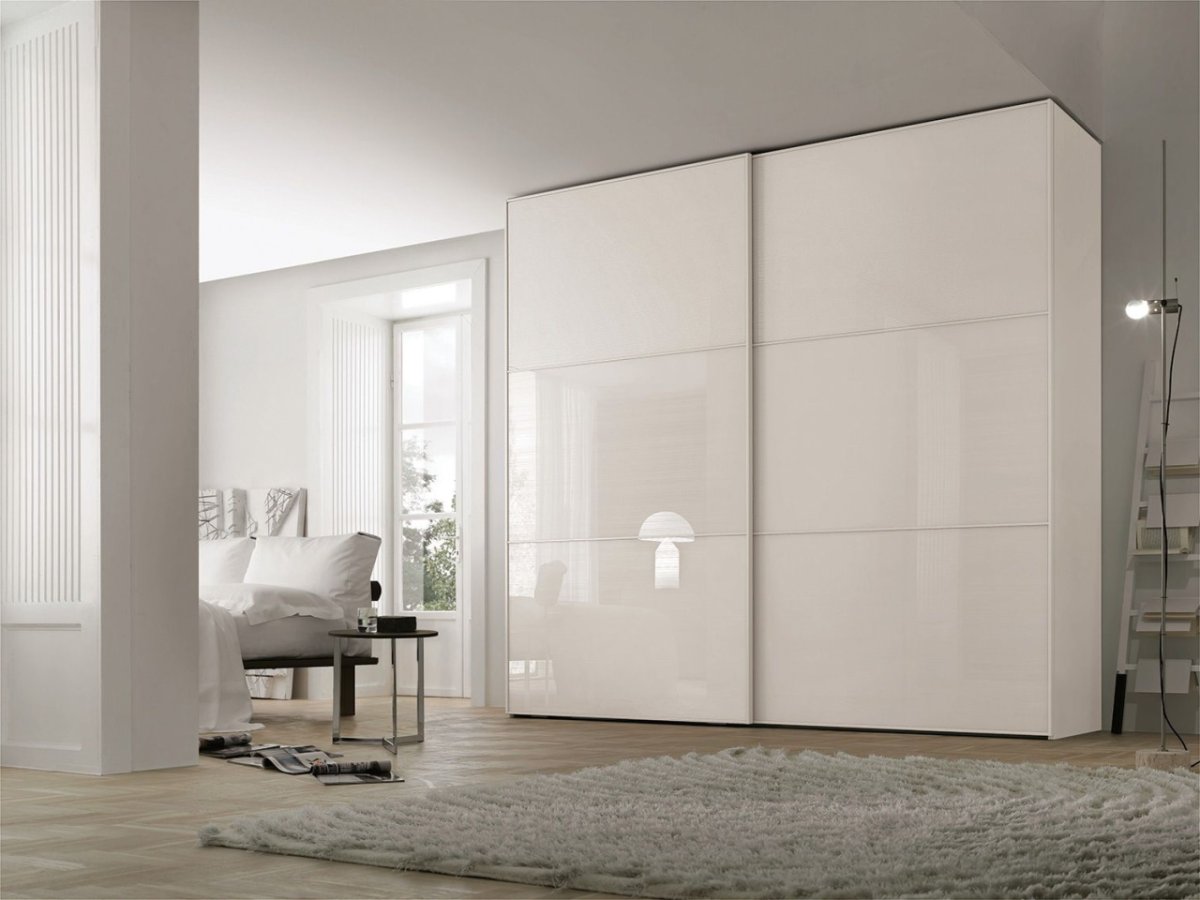 Встроенный шкаф глянец