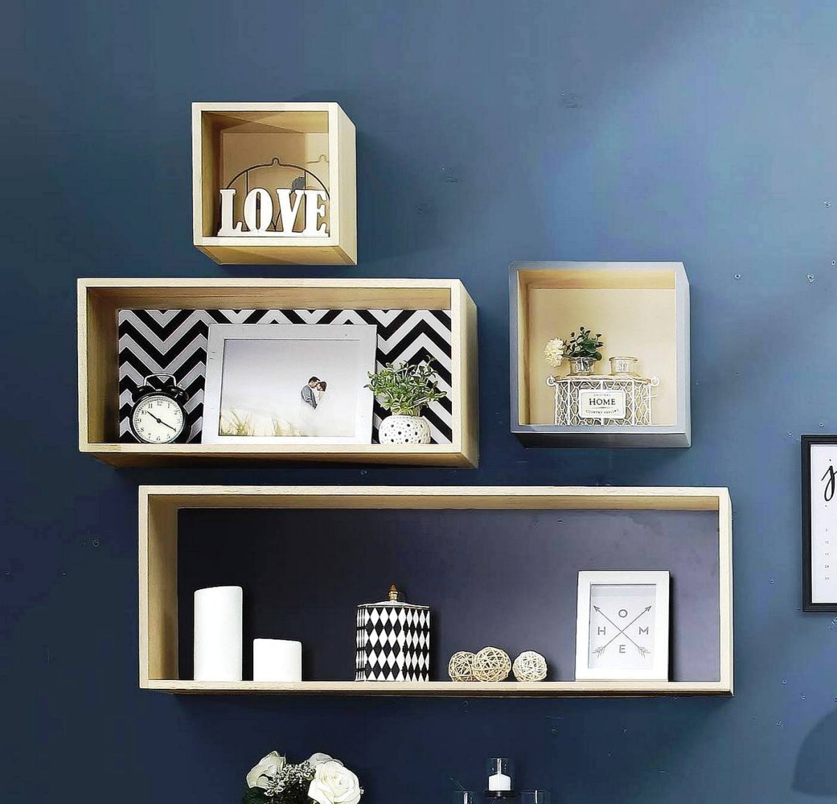 Полка из тамбурата ikea