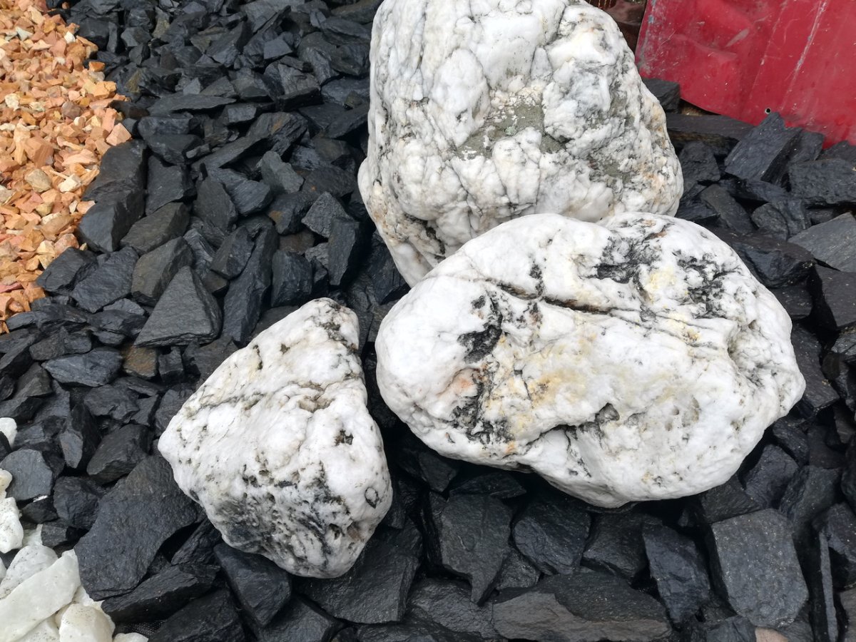 Горный хрусталь самородок