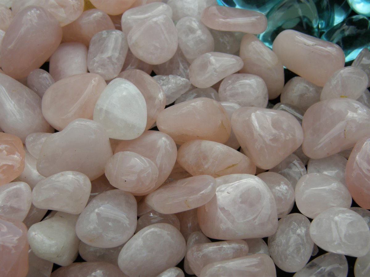 Кварц камень валун