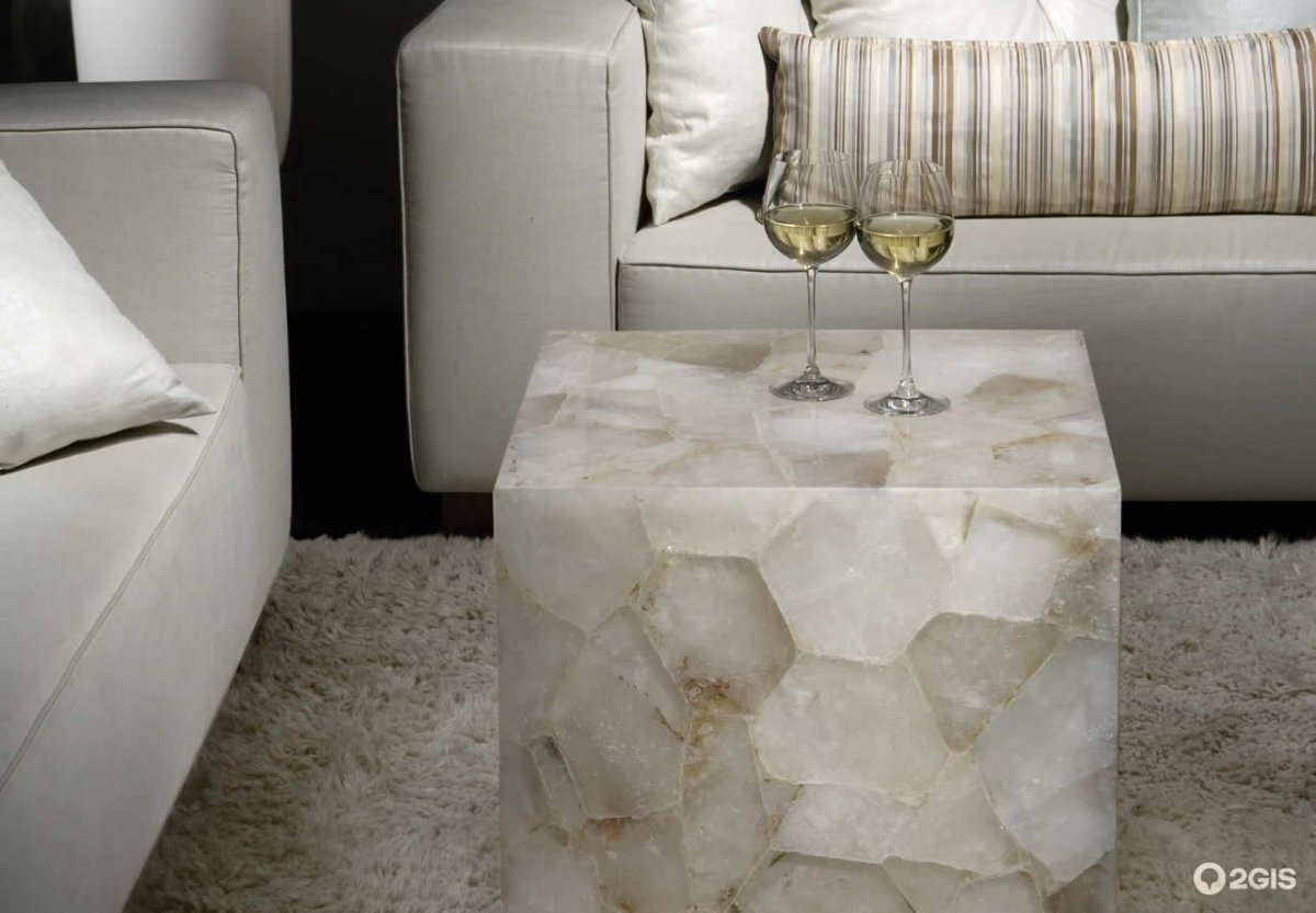 Маникюр под камень розовый