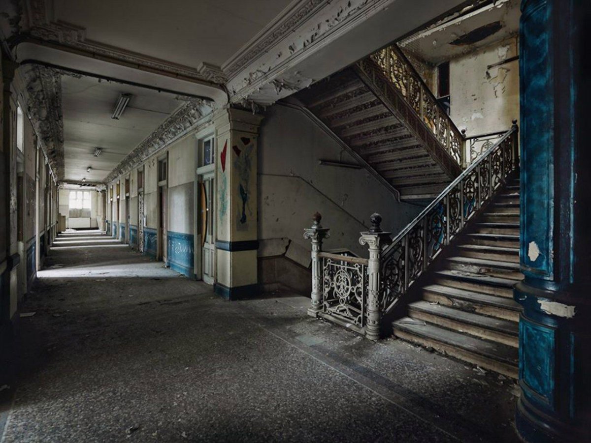 Старинный интерьер