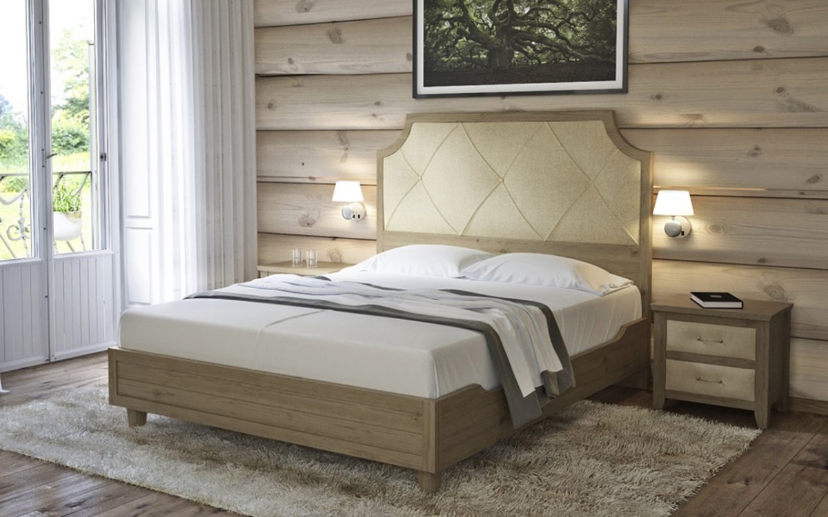 Белая кровать из дерева