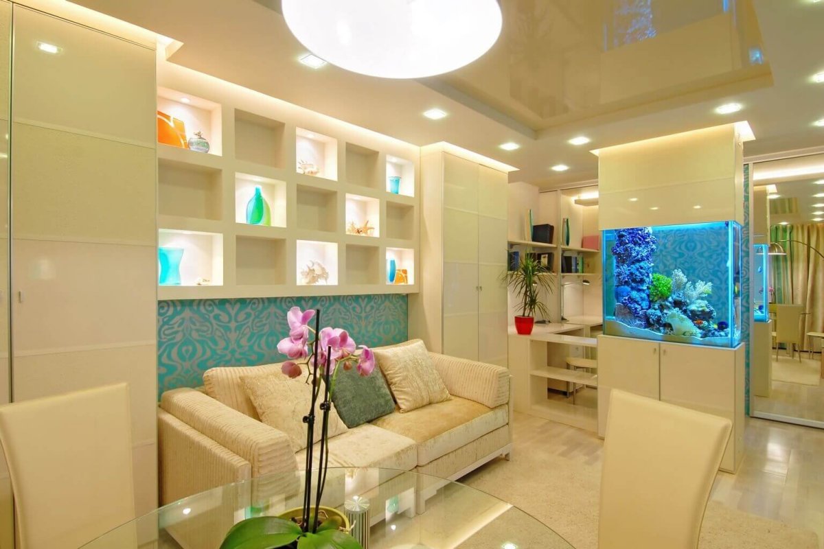Гостиная с аквариумом