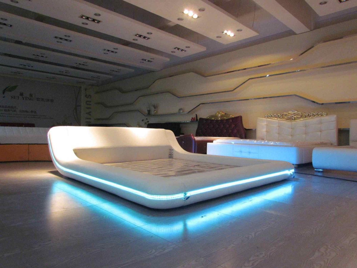 Красивая кровать с подсветкой