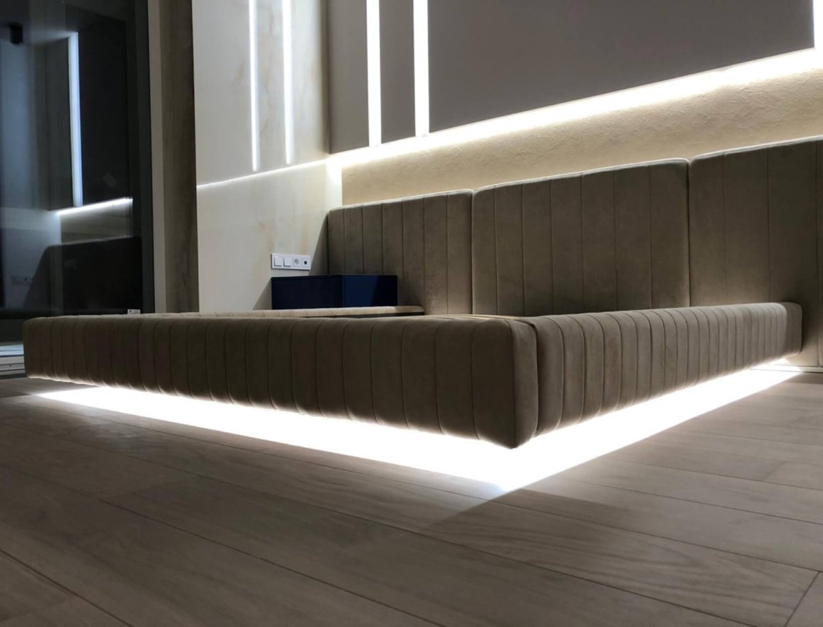 Парящая кровать с подсветкой