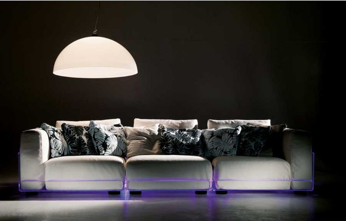Подсветка под диваном