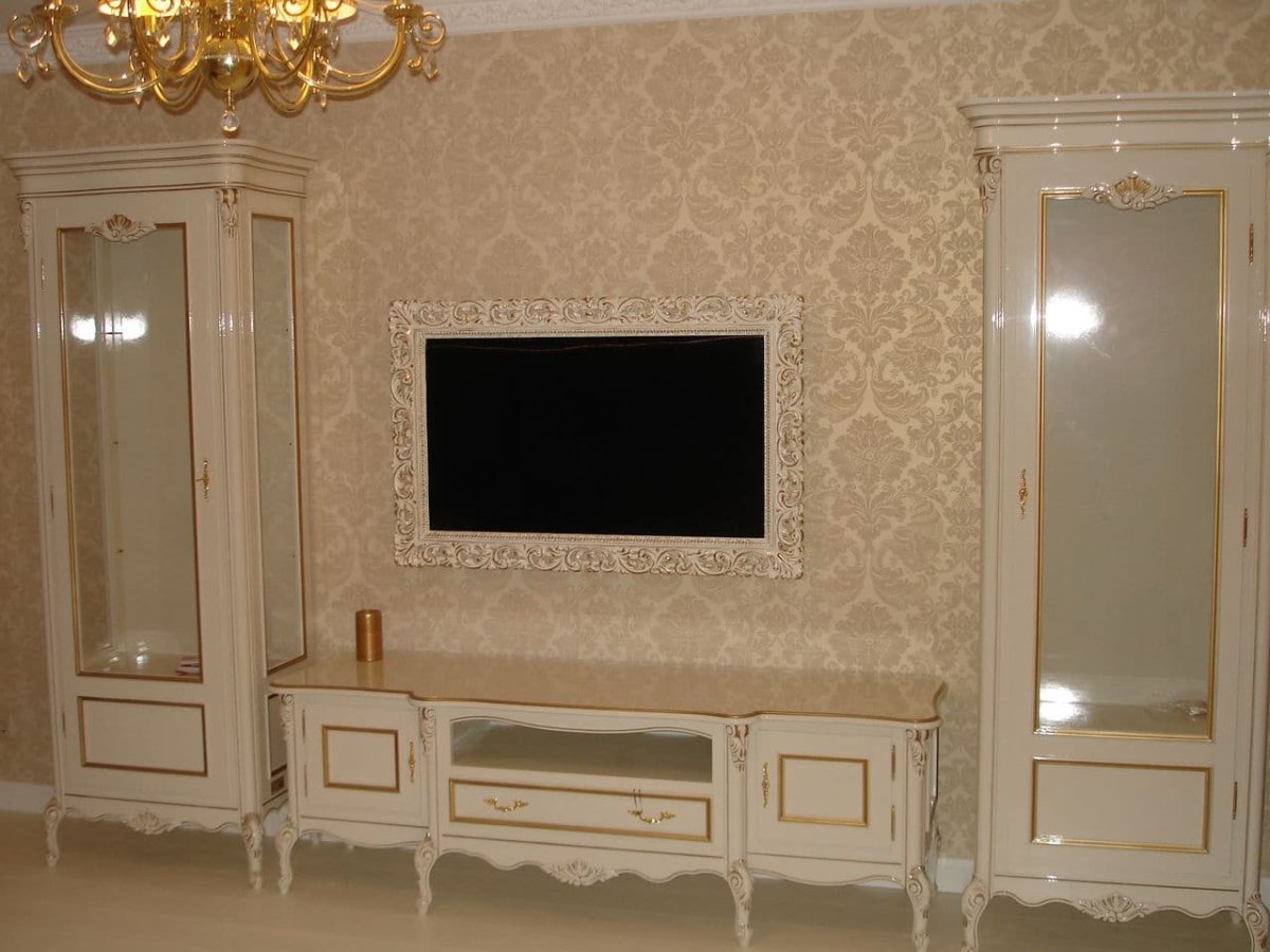 Зеркальный багет для телевизора