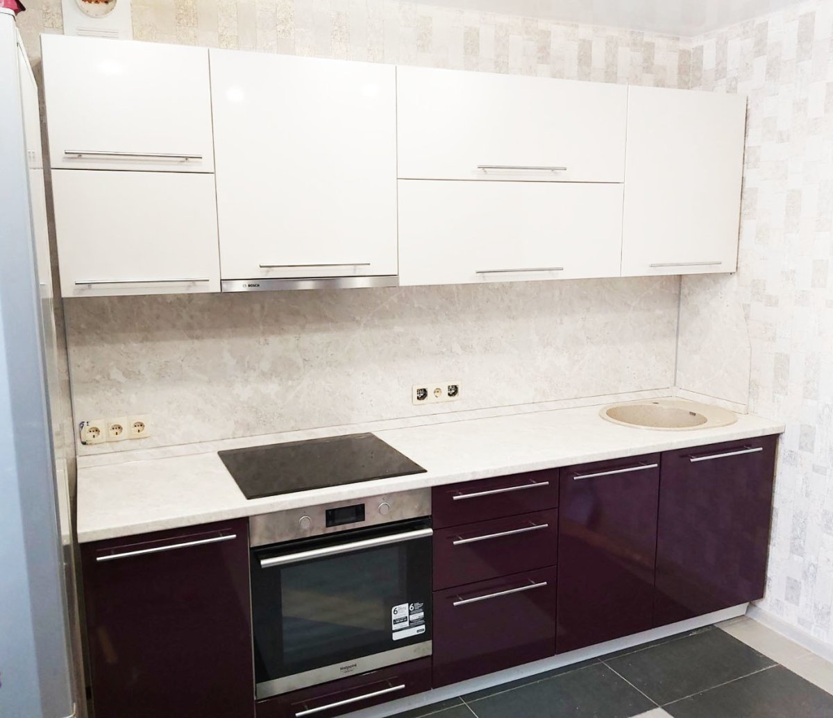 Кухня низ баклажан верх белый