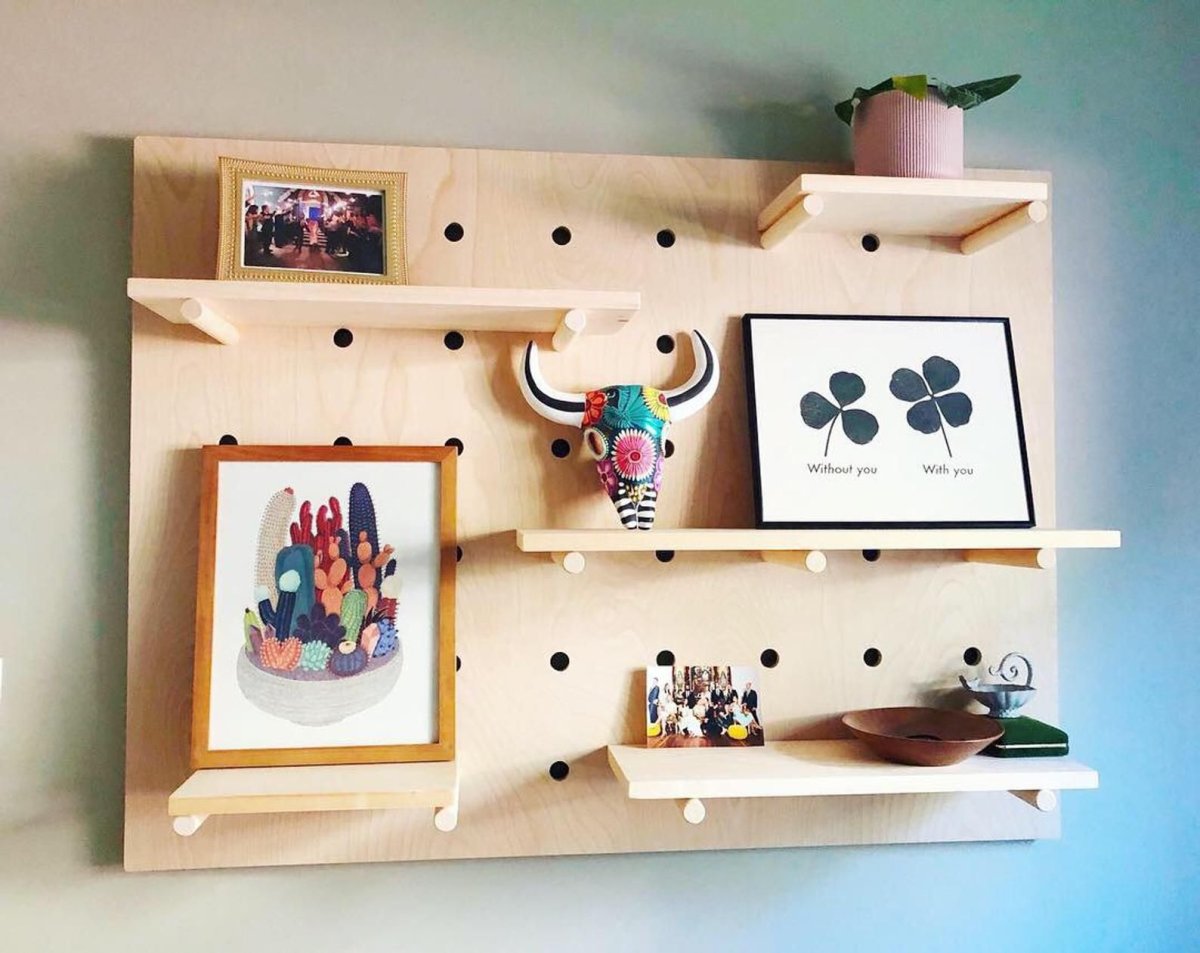 Полочки на стену для гаджетов