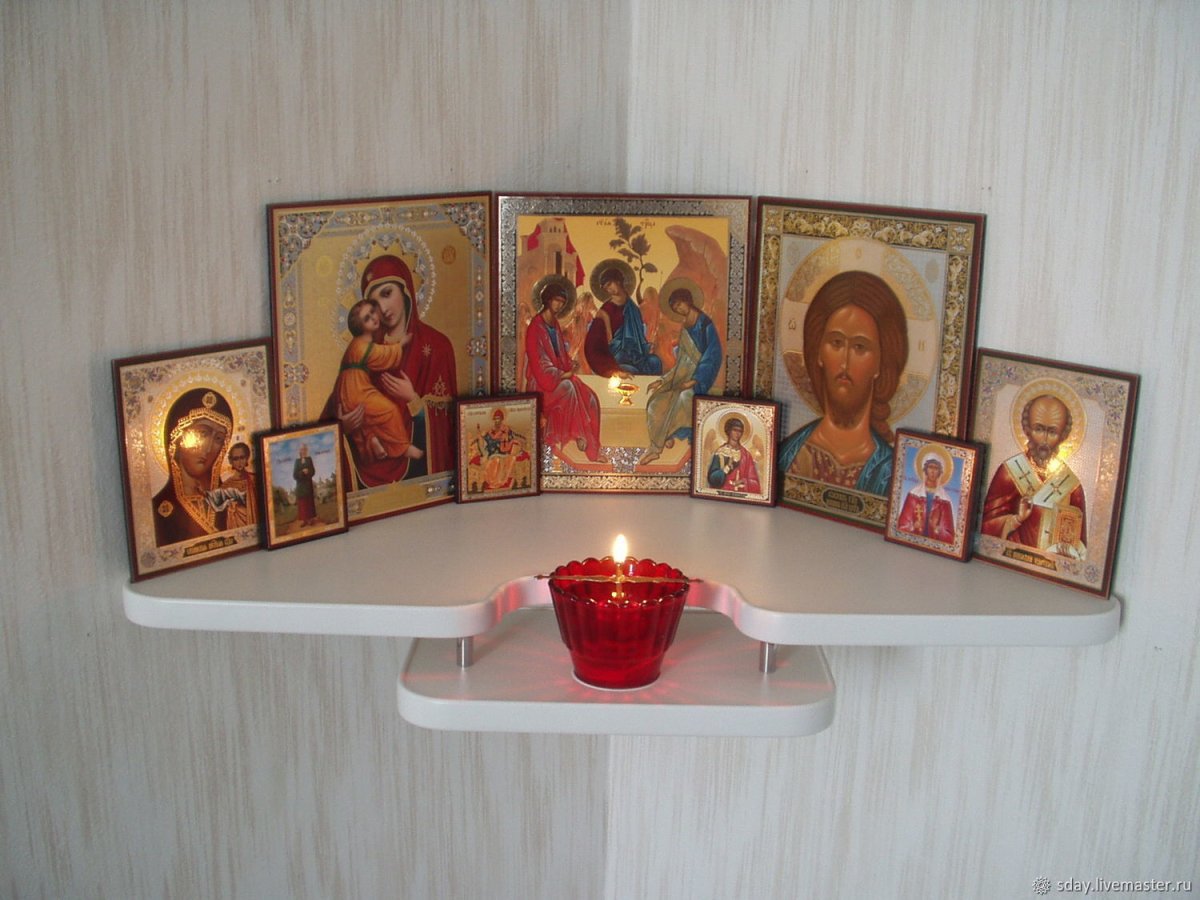 Иконная полка угловая